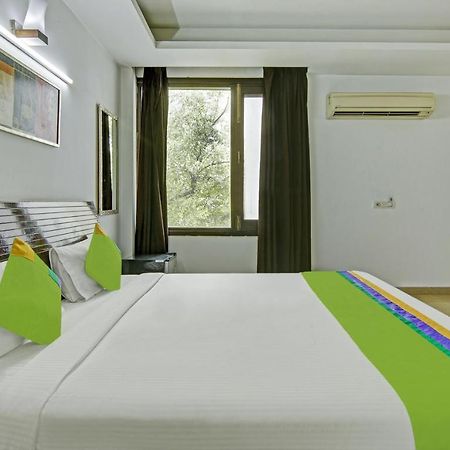Готель Dreamz Hospitality Ґурґаон Екстер'єр фото