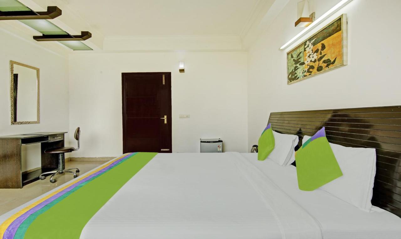 Готель Dreamz Hospitality Ґурґаон Екстер'єр фото